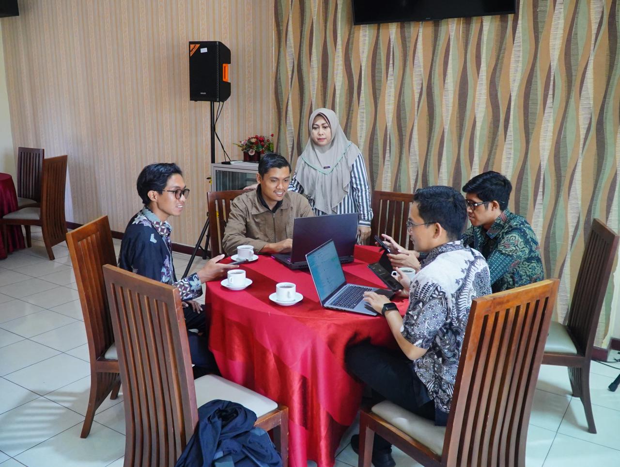 Gambar Menuju Monev KIP 2026, Tim Task Force PPID UIN Alauddin Input SAQ