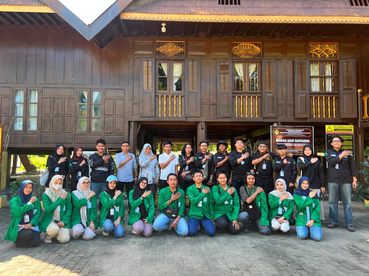 Gambar HIMASKI UIN Alauddin Gelar Jelajah Sejarah di Kawasan Adat Onto Bantaeng
