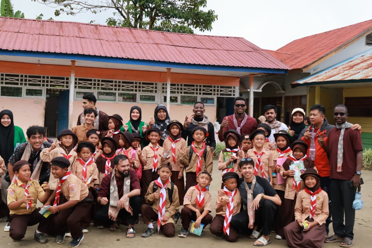 Gambar International Office UIN Alauddin Kenalkan Wawasan Global kepada Siswa SD di Luwu Utara