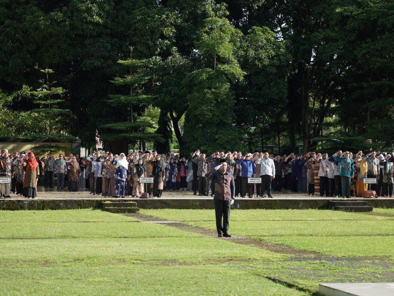 Gambar Upacara Peringatan Hari Guru Nasional di UIN Alauddin Prioritaskan Penguatan Kompetensi Guru