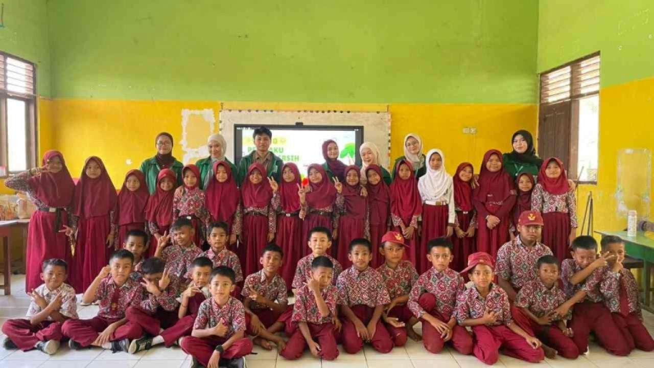 Gambar KKN UIN Alauddin di Barangmamase Takalar Edukasi Dokter Cilik, Ajarkan PHBS Sejak Dini