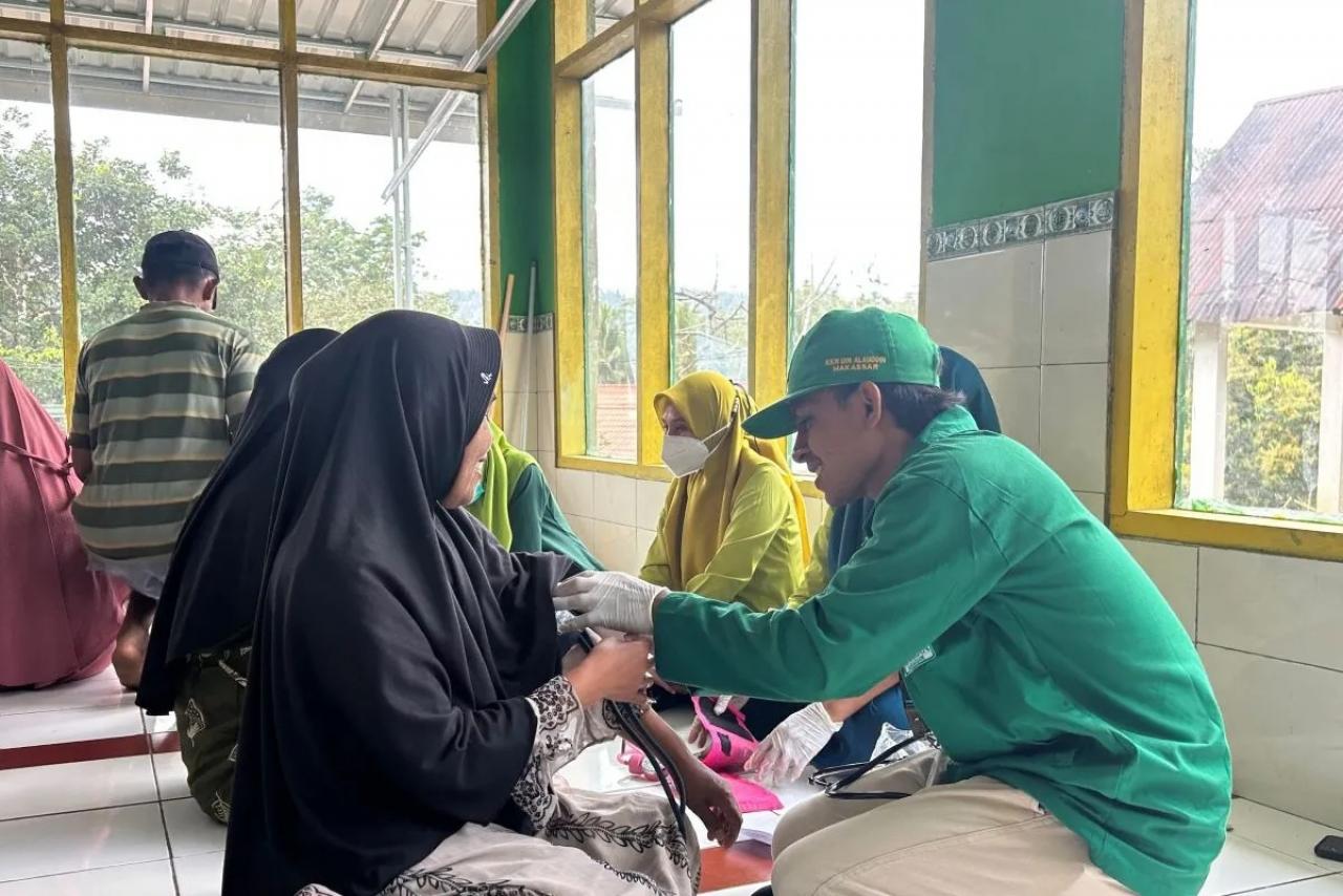 Gambar Mahasiswa KKN UIN Alauddin Hadirkan Layanan Kesehatan Gratis untuk Warga Desa Puncak Sinjai
