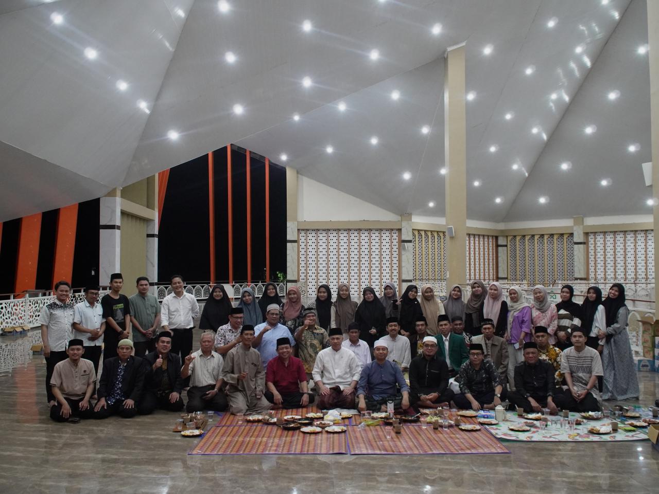 Gambar Rektor UIN Alauddin Tinjau Langsung Dapur Ramadan Masjid Agung Sultan Alauddin Kampus II
