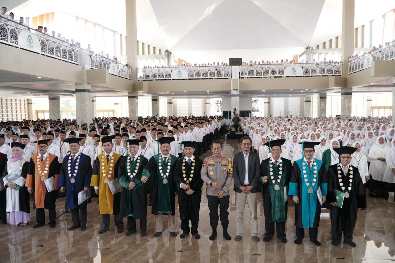 Gambar 5.612 Maba UIN Makassar Ikut PBAK di Masjid Agung Sultan Alauddin