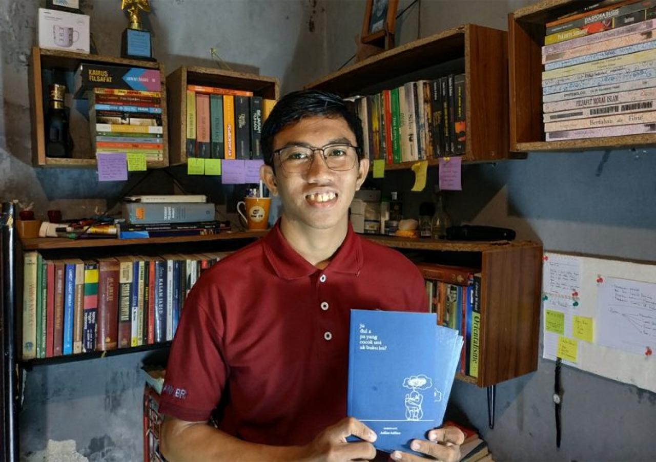 Gambar Andi Alfian, Mahasiswa FUFP Terbitkan Buku Puisi