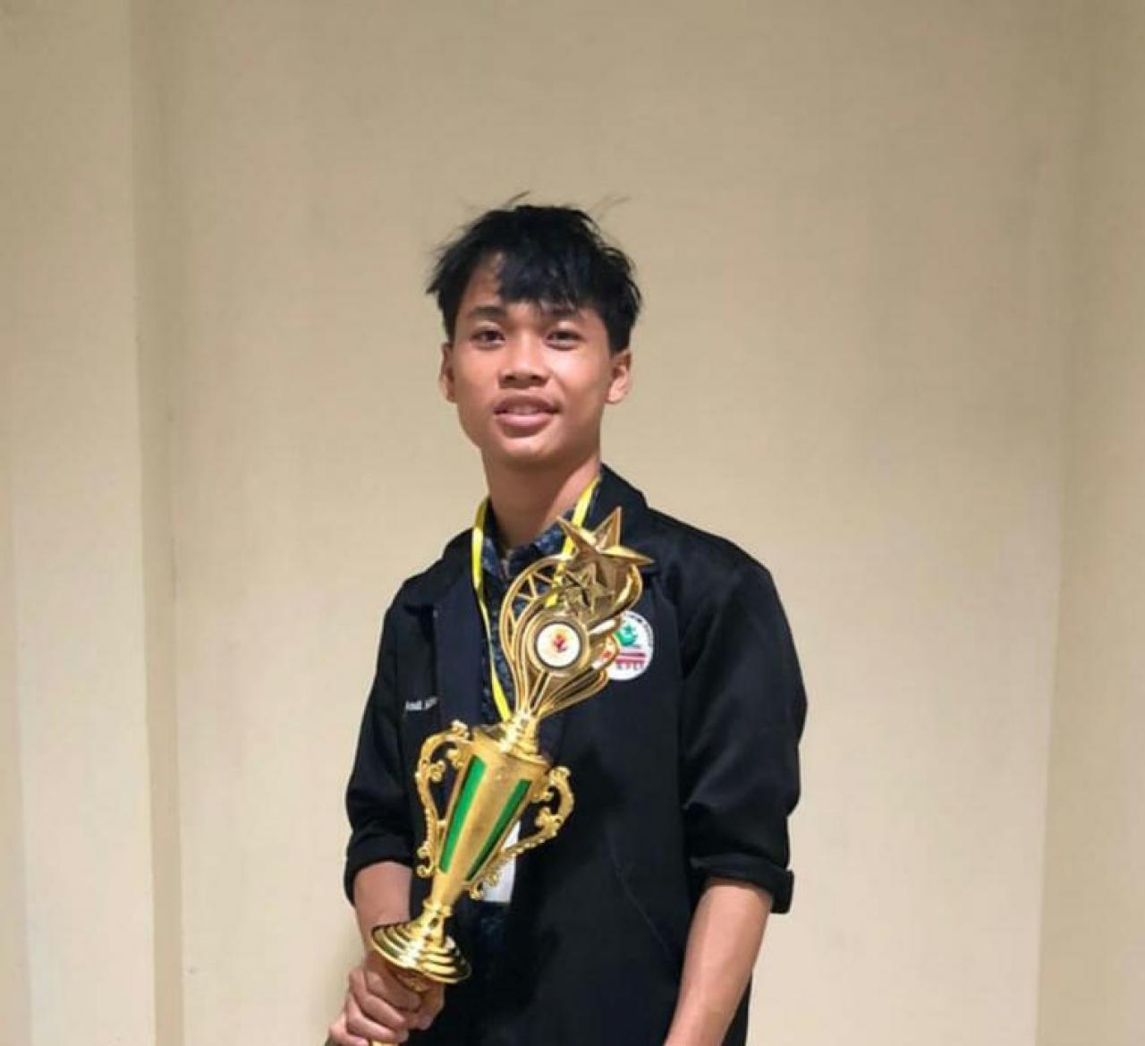 Gambar Anggota LDRH UIN Alauddin Juara II Cerdas Cermat Olimpiade Ekonomi Islam se-Sulselbar dan Maluku