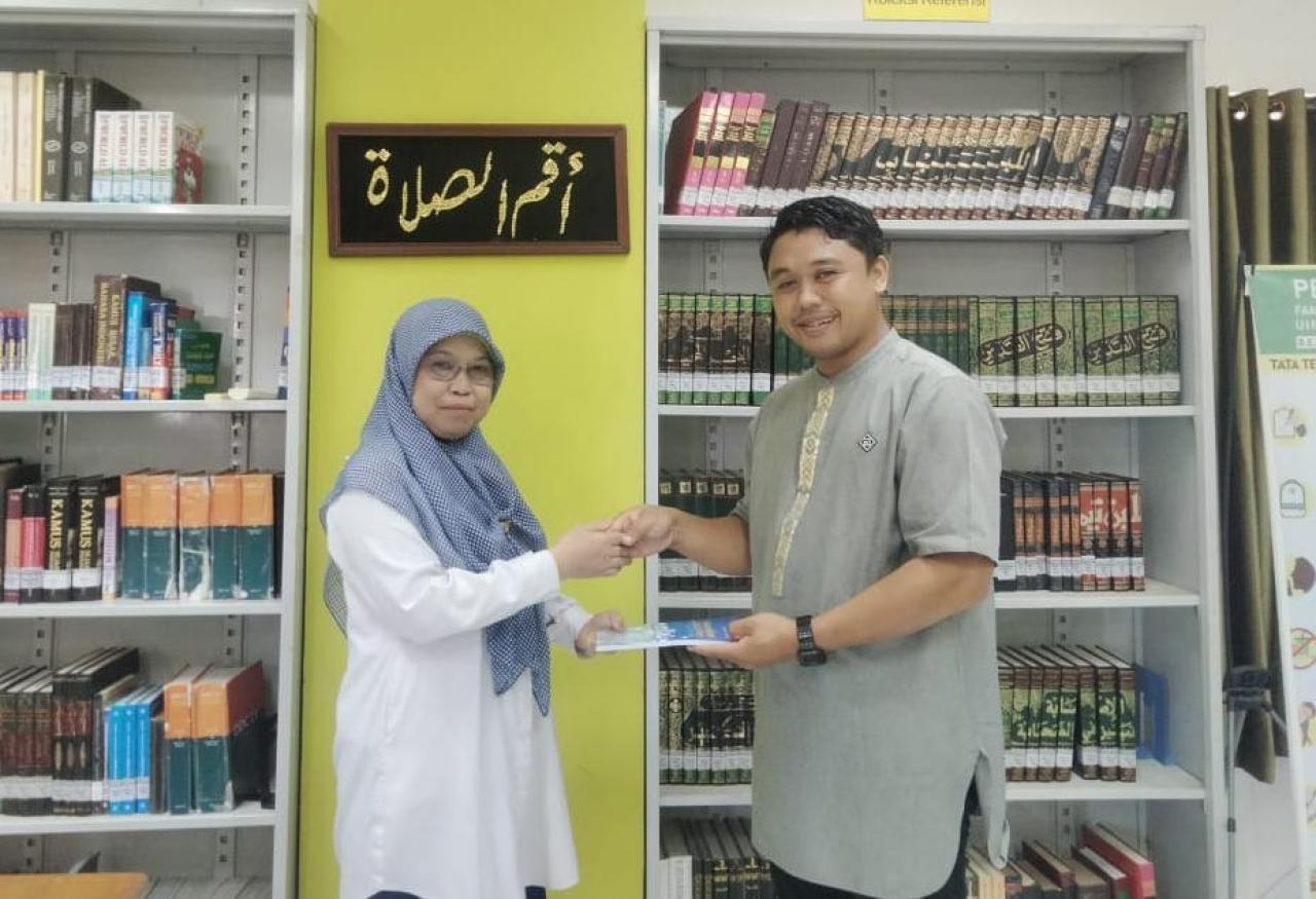 Gambar Bangun Kapasitas Pengetahuan, Dosen IP UIN Alauddin Launching Buku Komunikasi dan Media Baru