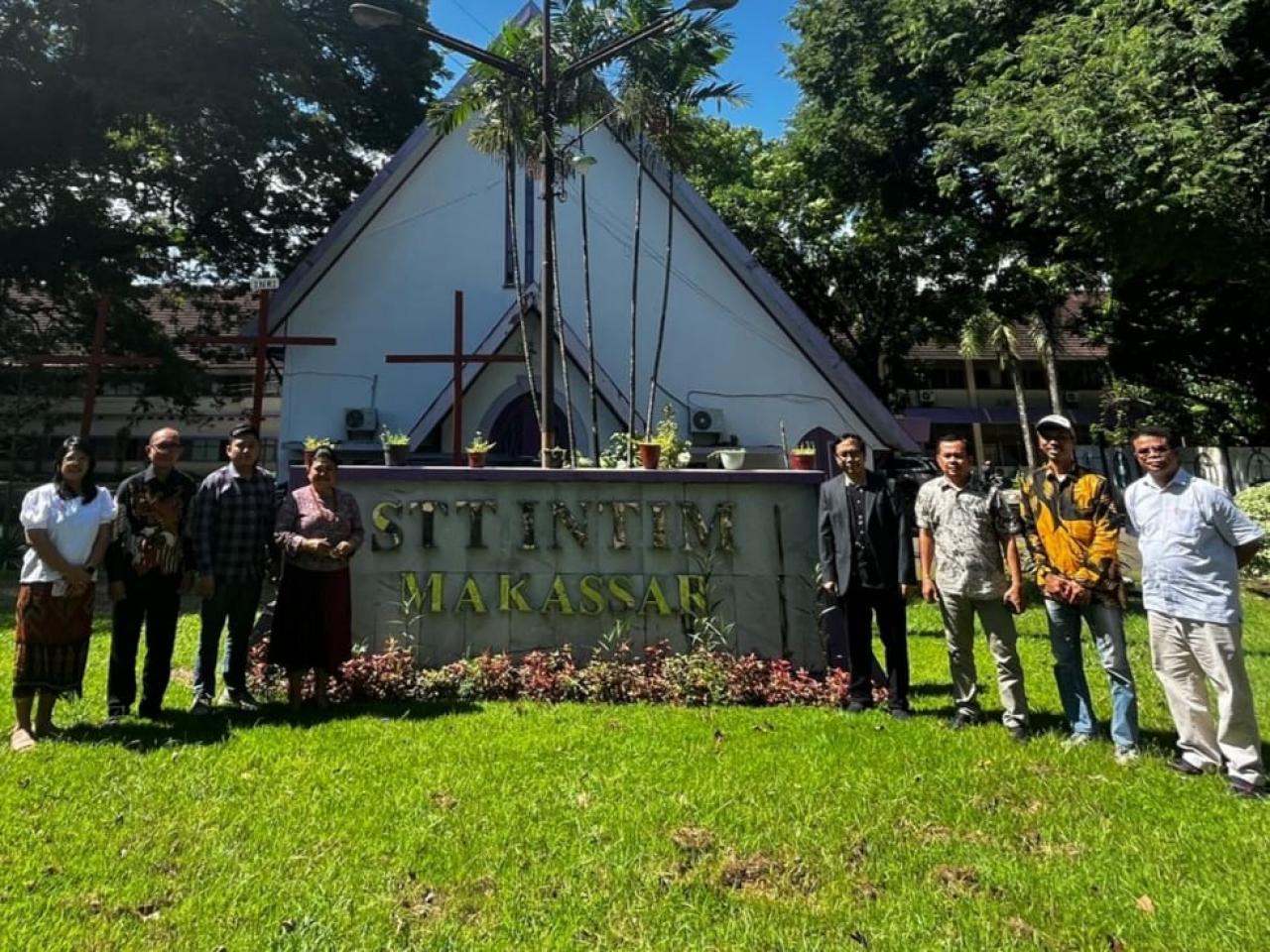 Gambar Dekan FUF Kunjungi ke STFT INTIM Makassar: Penguatan Kerjasama Antar dua Instansi