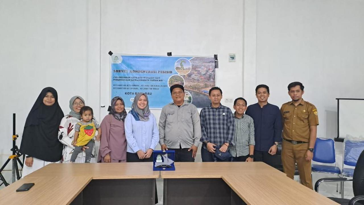 Dosen dan Mahasiswa PWK UIN Alauddin Penelitian dan PKM di Baubau Sultra