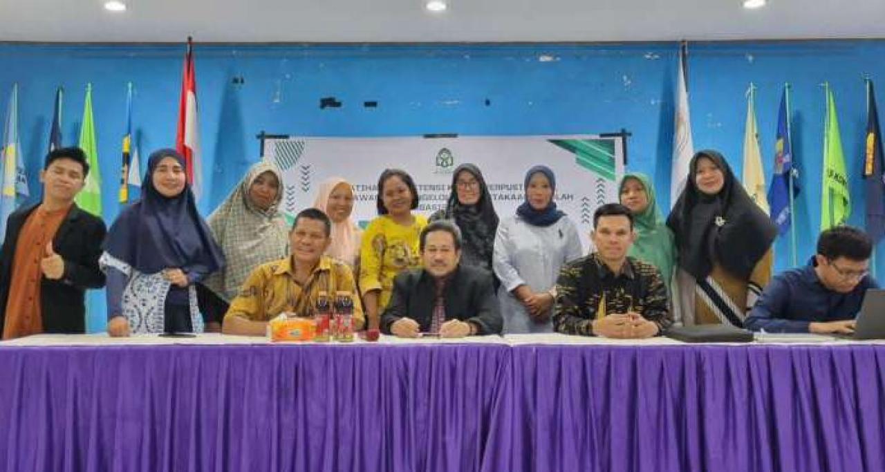 Gambar Dosen Ilmu Perpustakaan UIN Alauddin Latih Kompetensi Perpustakaan Sekolah Berbasis Digital di Palop