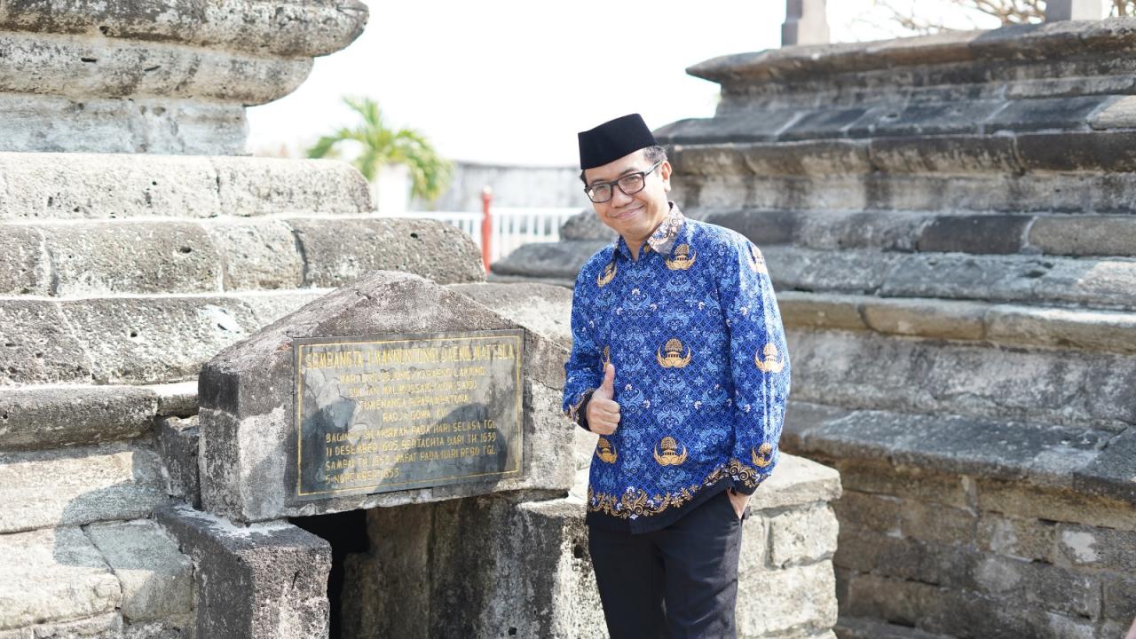 Gambar Dr Muhaemin Latif, Alumni Terbaik IAIN Alauddin Tahun 2000 Kini Sandang Guru Besar Pemikiran Islam