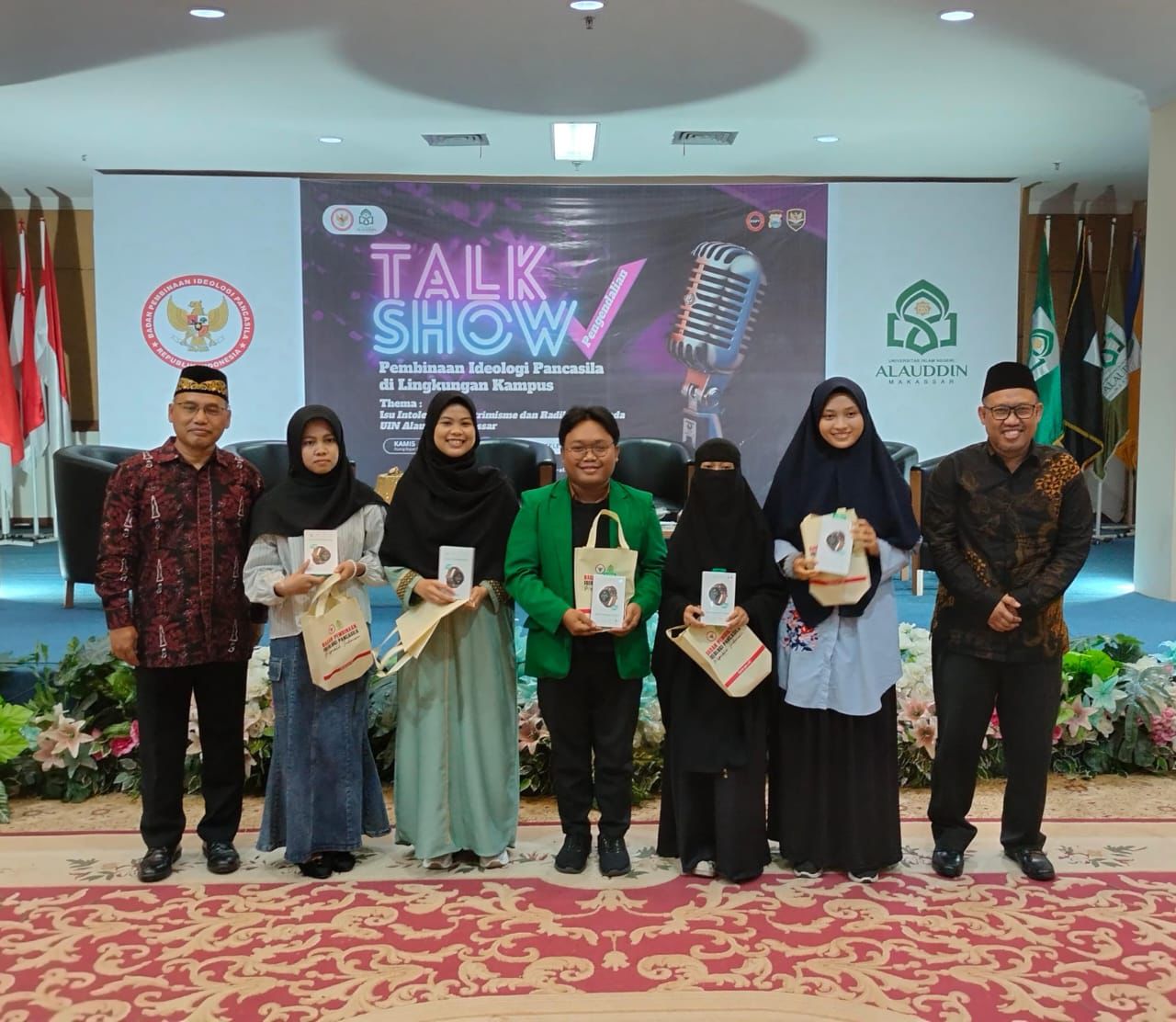 Gambar Empat Mahasiswa FUF UIN Alauddin Juara Lomba Penulisan Makalah BPIP RI