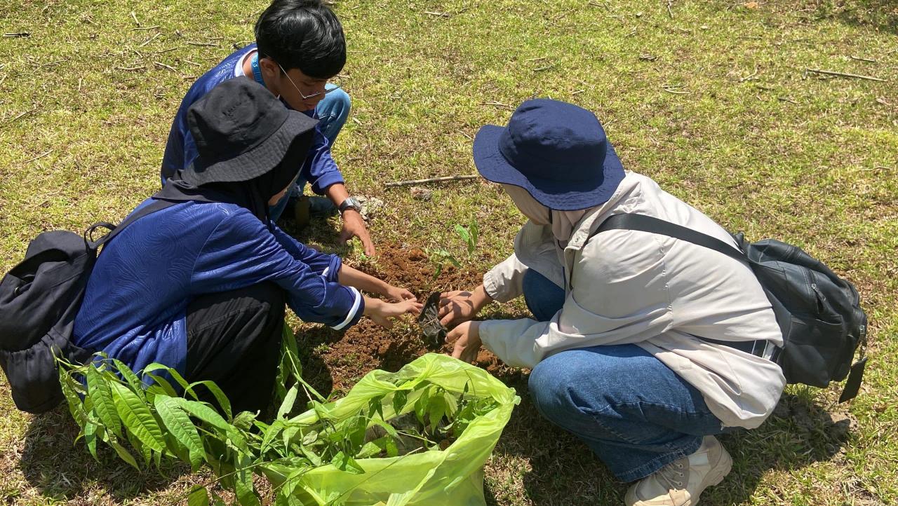 Gambar GenBI UIN Alauddin Edukasi Konservasi Lingkungan Melalui Eko Gempa di Tombolo Pao