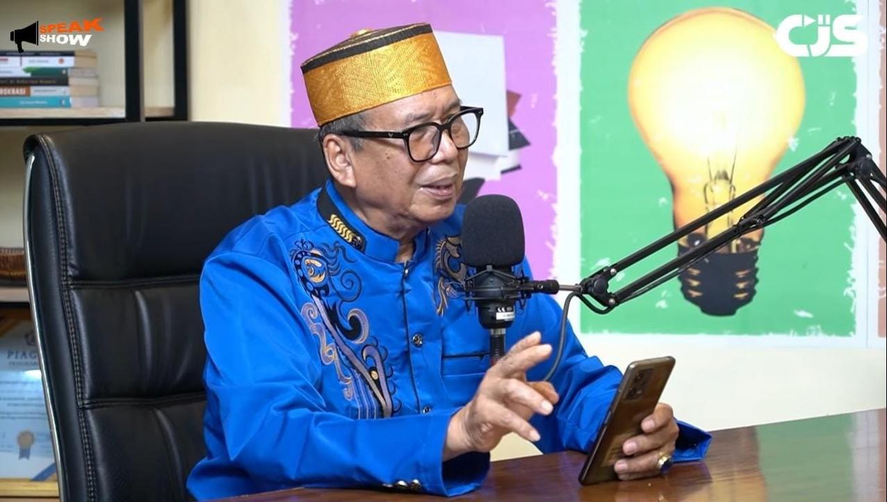 Gambar Guru Besar FAH Jadi Narasumber Podcast, Bahas 