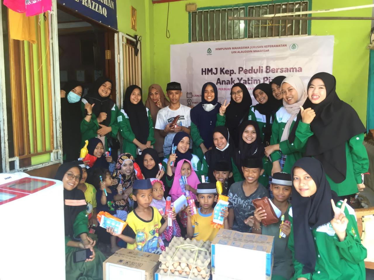 Gambar HMJ Keperawatan UIN Alauddin Peduli, Berbagi Bersama Panti Asuhan Al-Razzaq