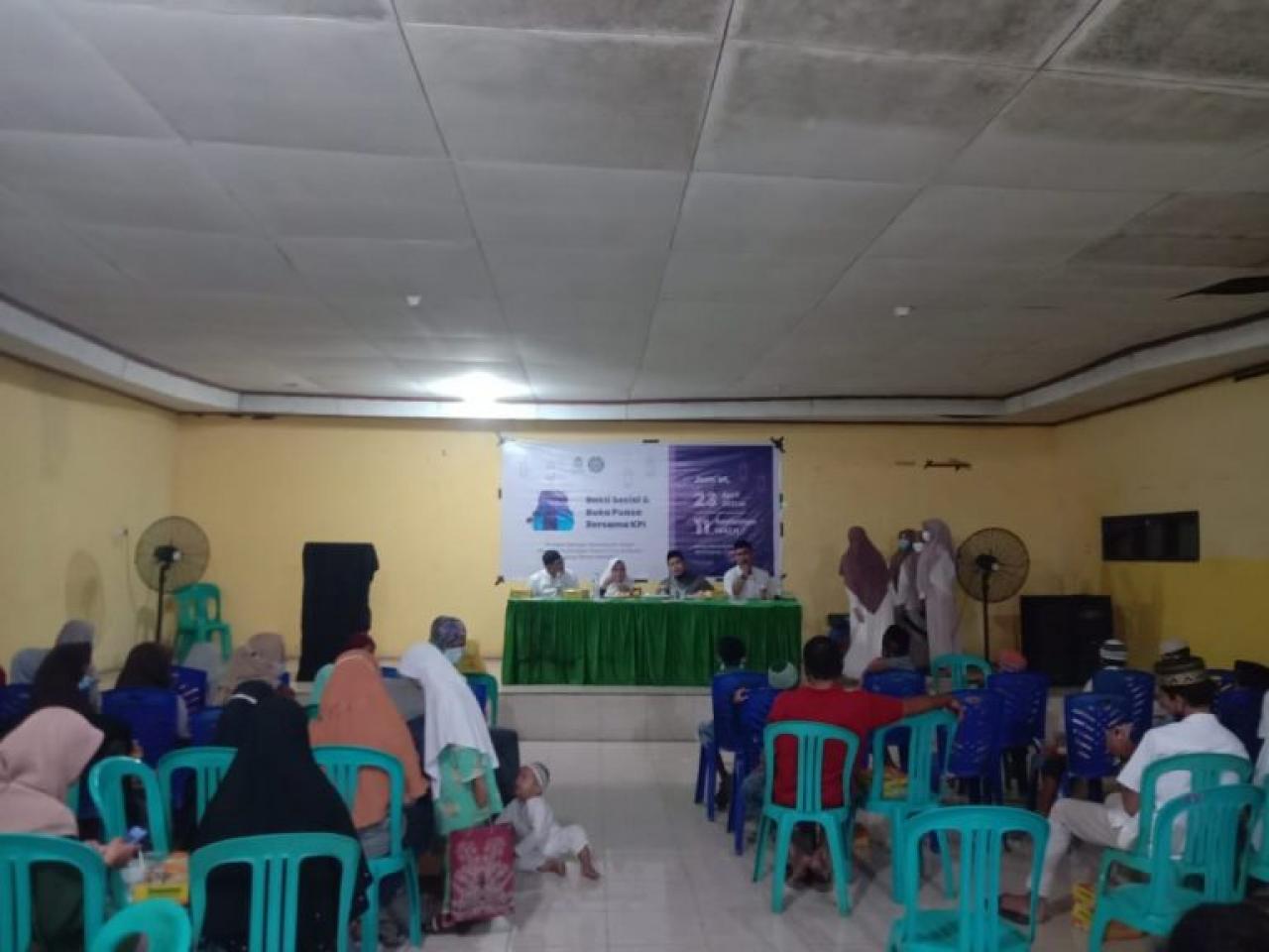 Gambar HMJ KPI FDK Adakan Baksos dan Bukber