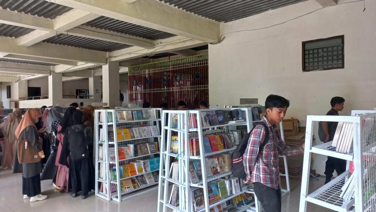 Gambar HMJ PBI UIN Alauddin Gandeng Gramedia Adakan Bazar Buku
