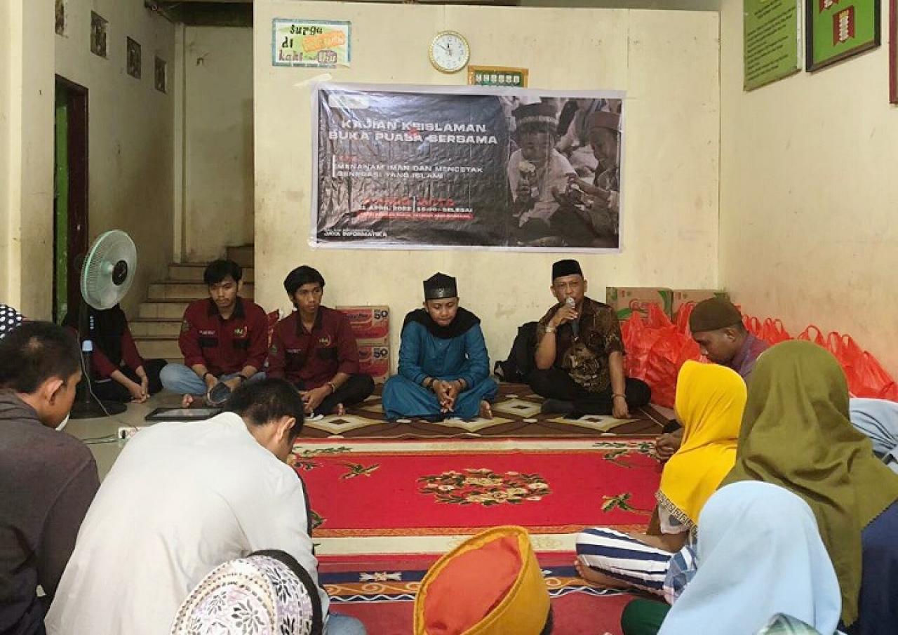 Gambar HMJ TI UIN Alauddin Rangkaikan Bukber dengan Kajian Keislamam di Panti Asuhan Nurul Fatimah