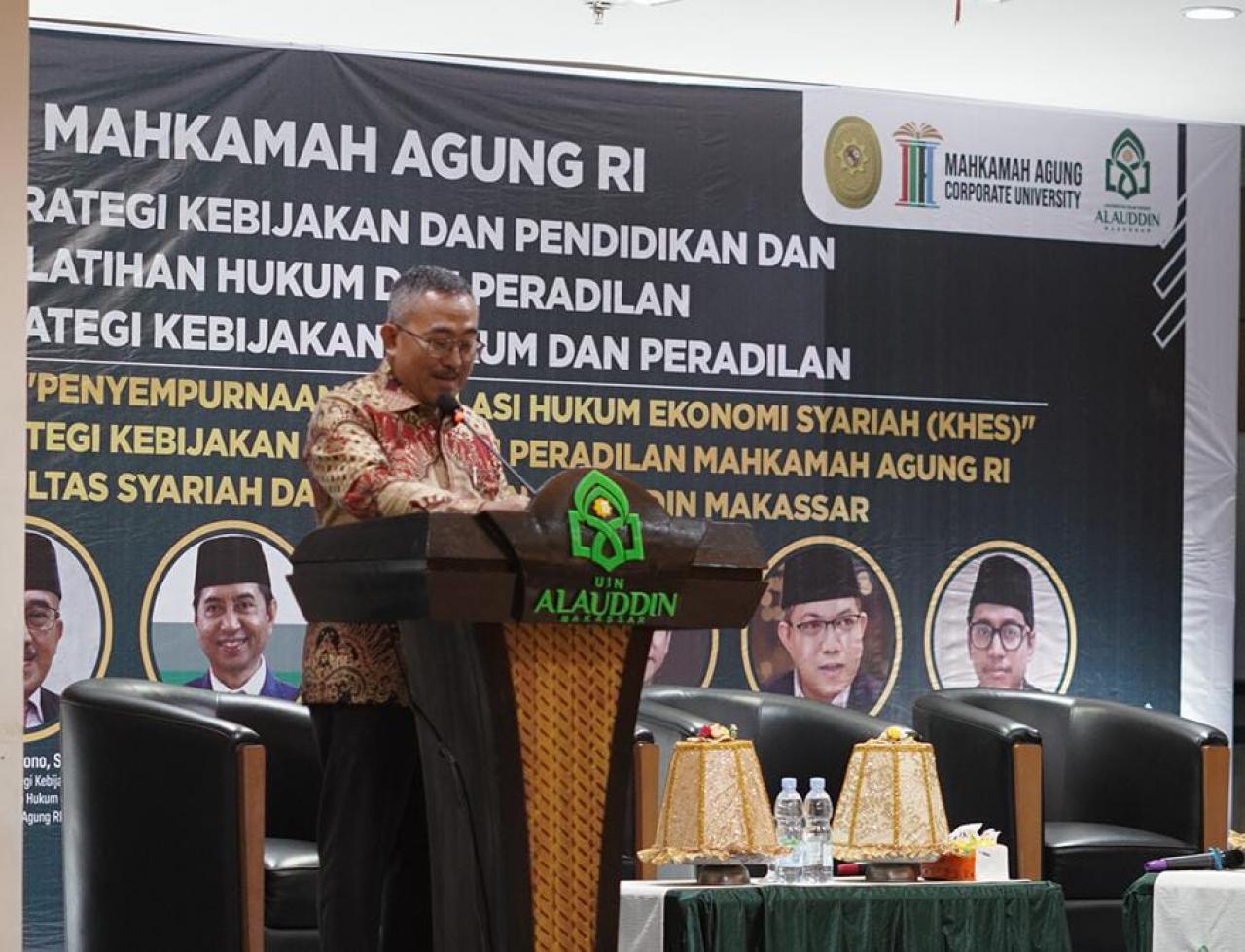 Gambar Kepala Badan Strategi Kebijakan Hukum dan Peradilan MA RI Membuka Seminar Desiminasi Ekonomi Syariah