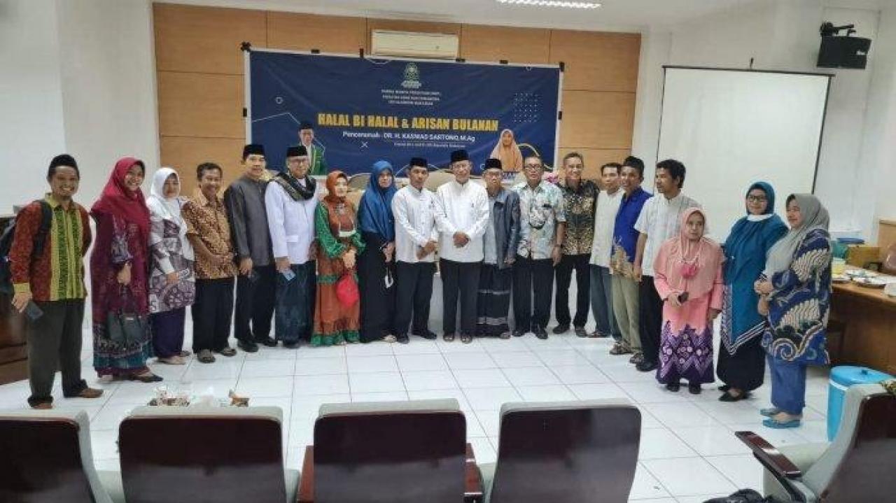 Gambar Kepala Biro AAKK UIN Alauddin Jadi Pencermah di Halal Bihalal DWP FAH