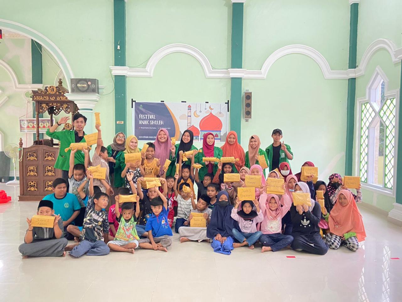 Gambar KKN UIN Alauddin di Kelurahan Lewaja Sukses Gelar Festival Anak Saleh