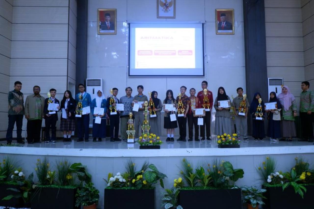 Gambar Kompetisi Aritmatika Tingkat SMP dan SMA Se-SulSelBar Resmi Ditutup