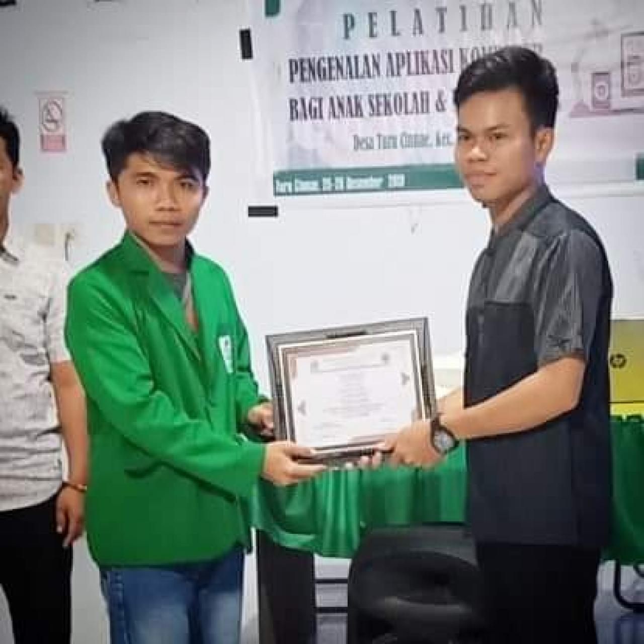 Gambar Mahasiswa KKN UIN Alauddin Gelar Pelatihan Pengenalan Aplikasi Komputer di Desa Cinnae Bone