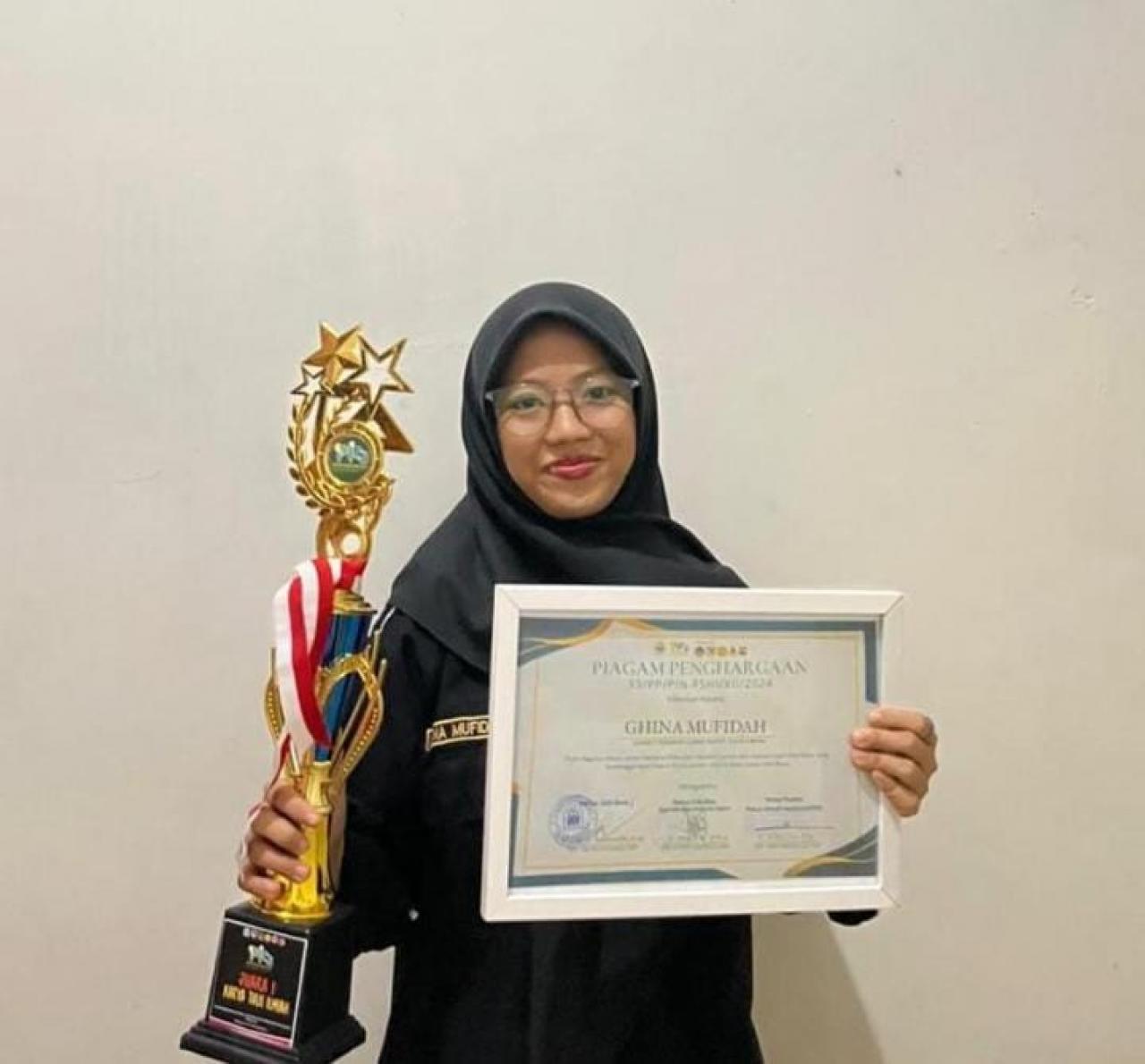 Mahasiswa PMH UIN Alauddin Juara I KTI Tingkat Nasional di FSH IAIN Bone