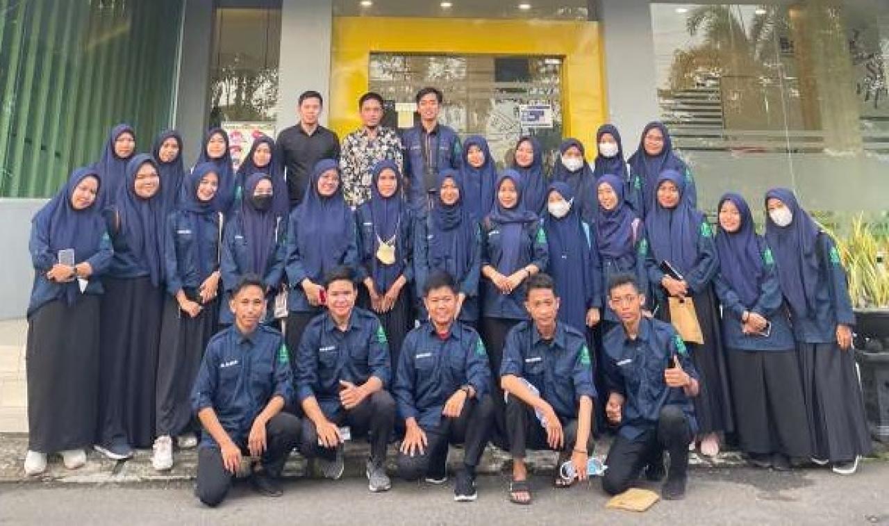 Gambar Mahasiswa Prodi Pendidikan Fisika FTK Kuliah Praktek di BSLM Regional IV Gowa