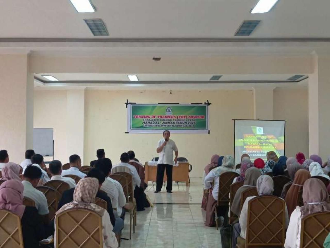 Gambar Meningkatkan Pembinaan Karakter, 10 Dosen FAH UIN Alauddin Mengikuti ToT Mentor CBT