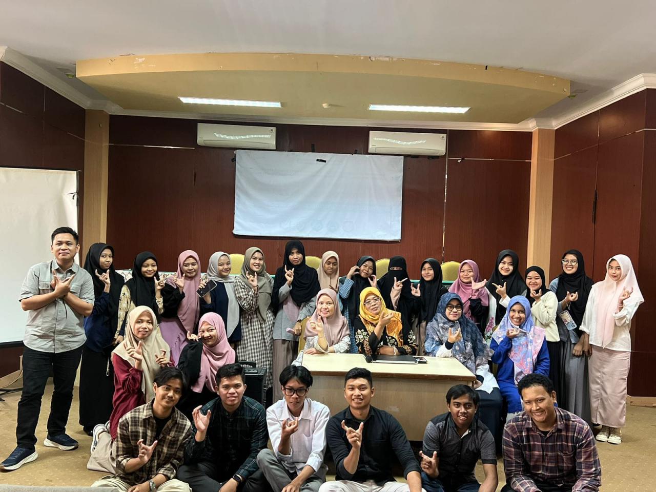 Gambar PBI UIN Alauddin dan PBI IAIN Palopo Implementasi Kerjasama Melalui Visiting Professor