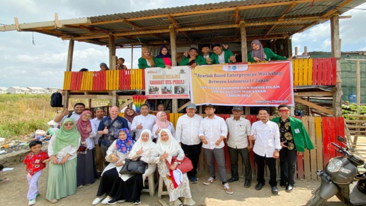 Gambar Prodi Akuntansi UIN Alauddin PKM International di Kampung Pemulung Savana