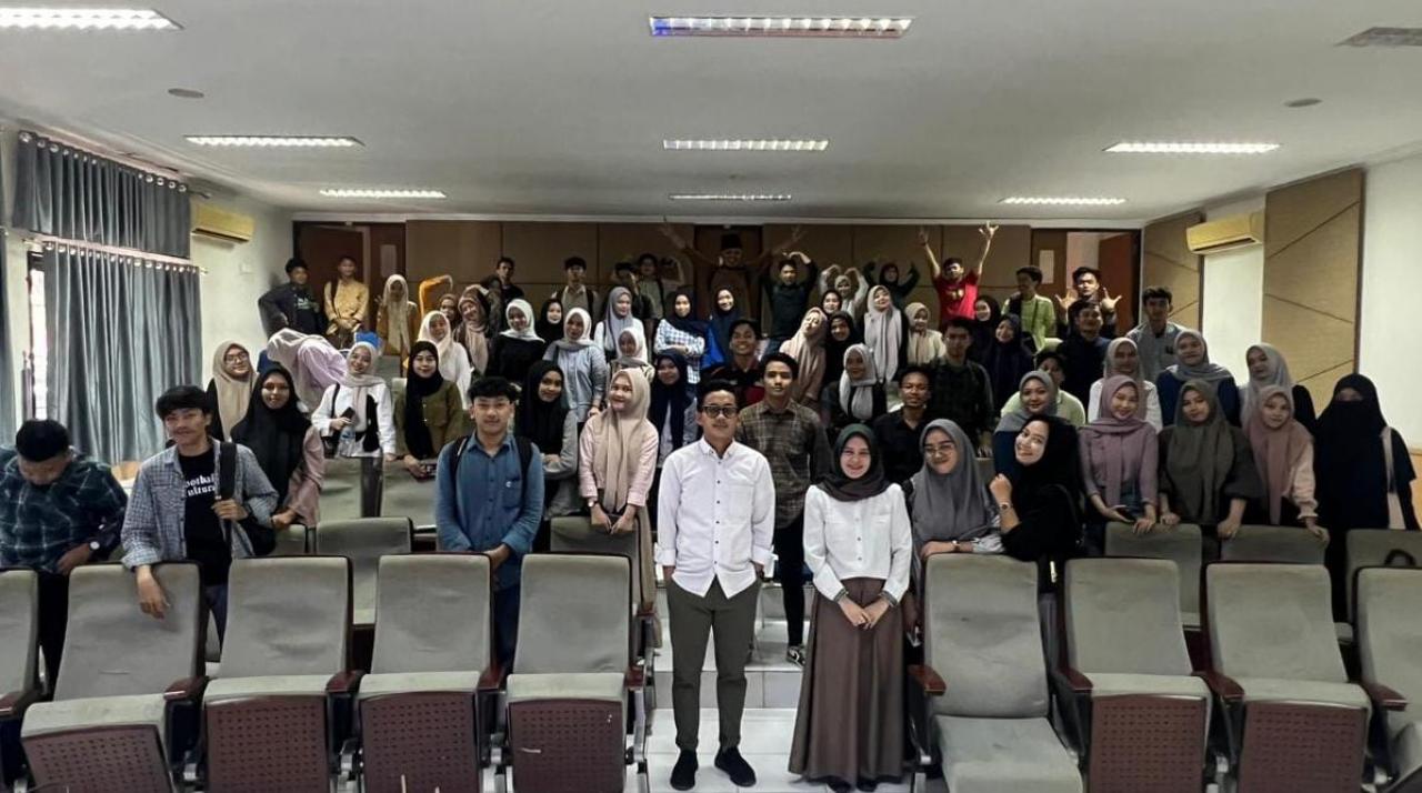 Prodi Ilmu Politik FUF Latih Mahasiswa Melalui Workshop Aplikasi Mendeley