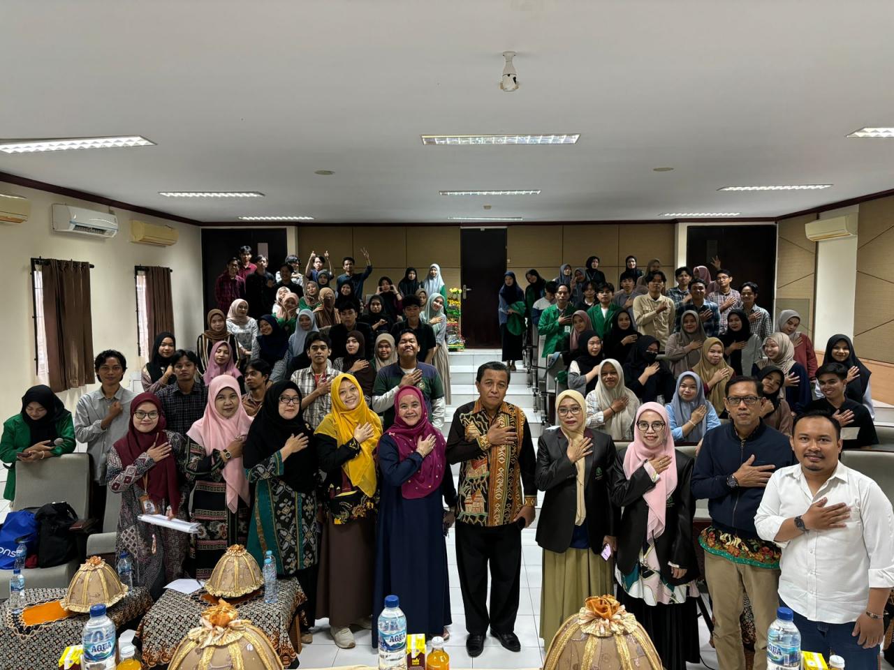 Prodi Jurnalistik UIN Alauddin Edukasi Mahasiswa Pelatihan Karya Tulis Ilmiah dan Mendelay