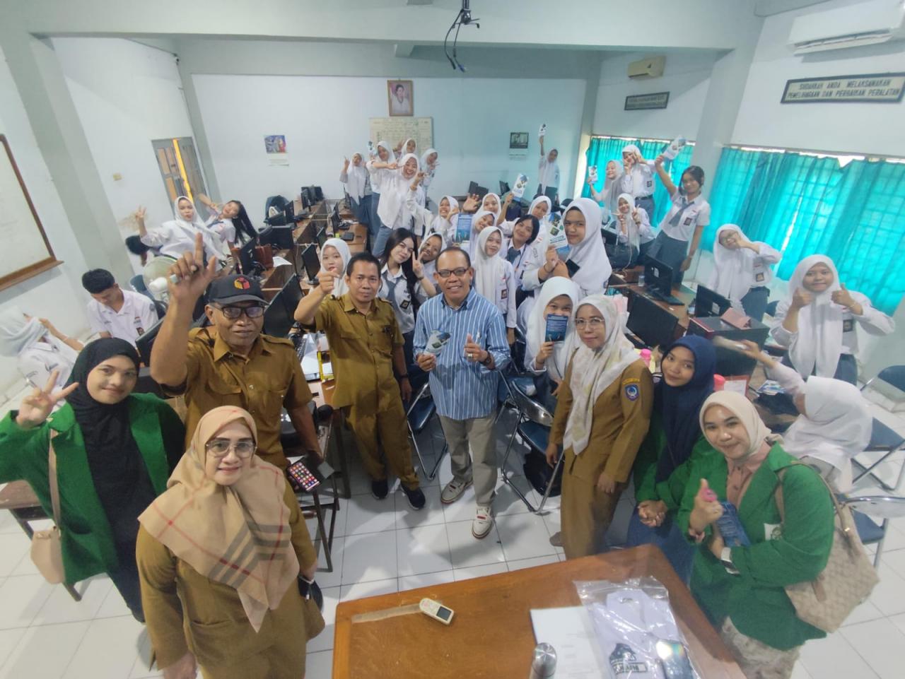 Prodi Jurnalistik UIN Alauddin Sosialisasi di SMKN 4 Makassar