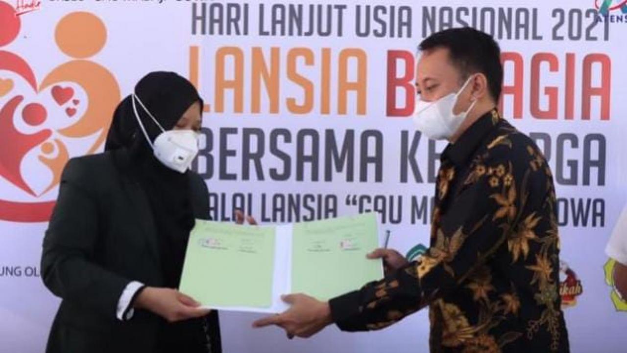 Gambar Prodi Keperawatan dan Ners FKIK UIN Alauddin Pengabdian Masyarakat di Balai Lansia Gau Mabaji