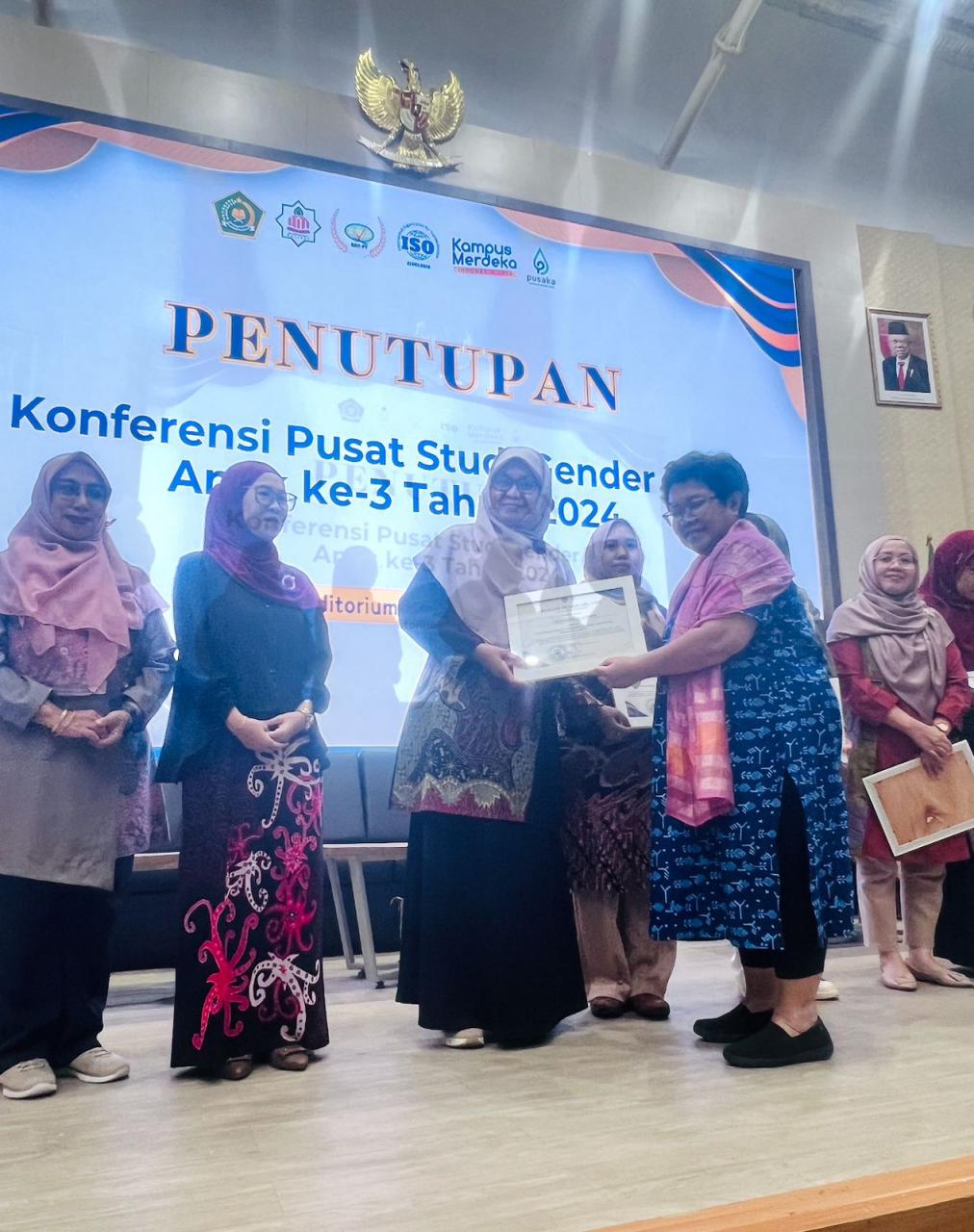 PSGA UIN Alauddin Makassar Raih Penghargaan Perguruan Tinggi Responsif Gender Peringkat Madya