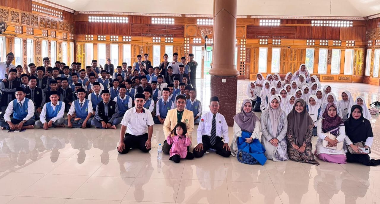 Gambar Selain SMA, Prodi BSA Sasar Pondok Pesantren Sosialisasi Penerimaan Mahasiswa Baru 2025