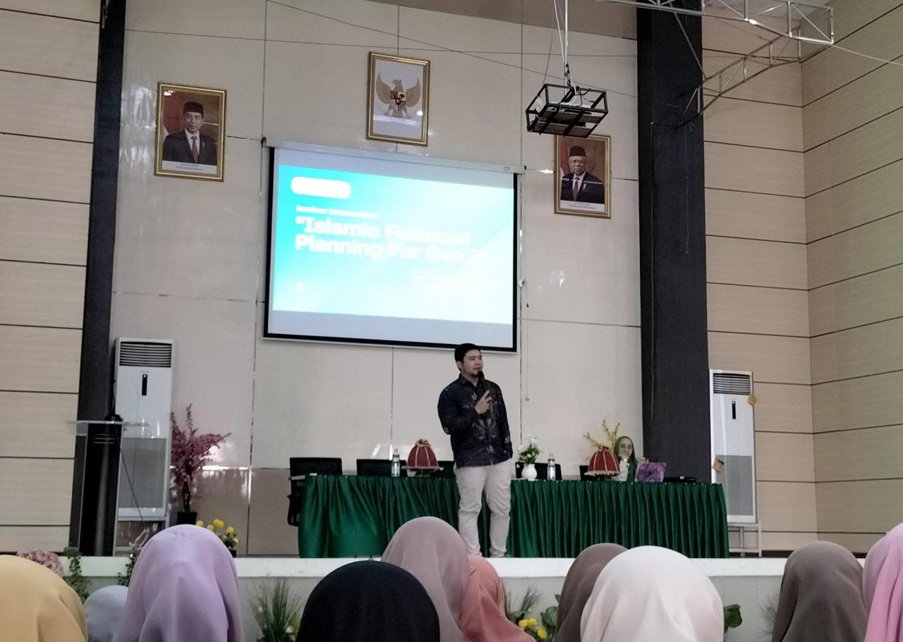 Gambar Seminar Internasional Prodi Ekonomi Islam Kerja Sama dengan IARFC