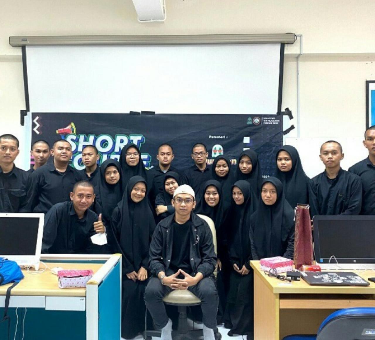 Gambar Short Course HMJ PWK UIN Alauddin Bekali Mahasiswa di Era Digital