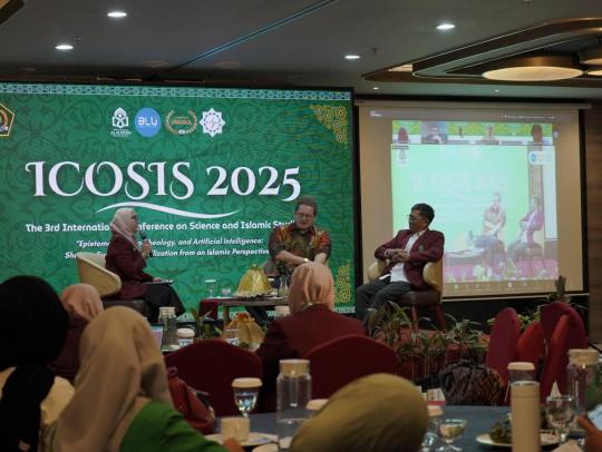 Plenary Session ICOSIS 2025 Bahas AI, Etika Islam, dan Tantangan Peradaban Berkelanjutan
