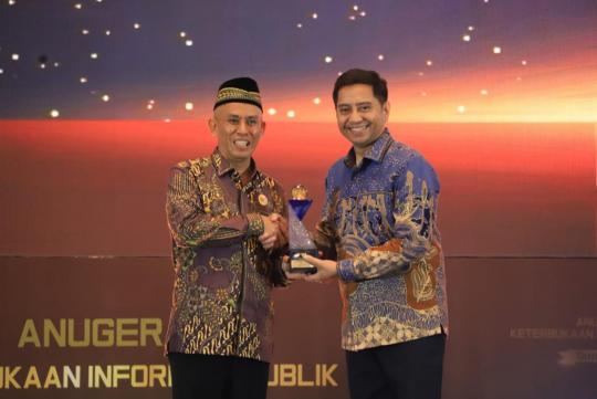 UIN Alauddin Makassar Diganjar Predikat Informatif pada Anugrah Keterbukaan Informasi Publik 2025