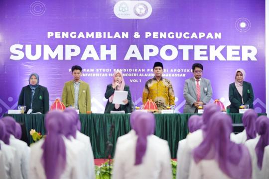 39 Apoteker Angkatan Pertama UIN Alauddin Makassar Resmi Ambil Sumpah