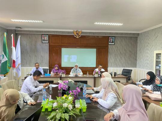 Rapat Pimpinan FKIK Bahas Strategi Pencapaian IKU di Ruang Senat Fakultas