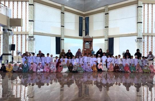 TK Alam Insan Kamil Gelar Wisata Religi ke Masjid Sultan Alauddin UIN Alauddin