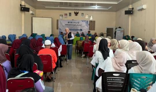 FKIK UIN Alauddin Latih Kader Puskesmas dan PKK Pattalassang Gowa Buat Balsem
