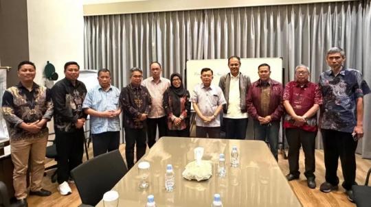 Dekan FST UIN Alauddin Ikut Rombongan JK Pelajari Teknologi China