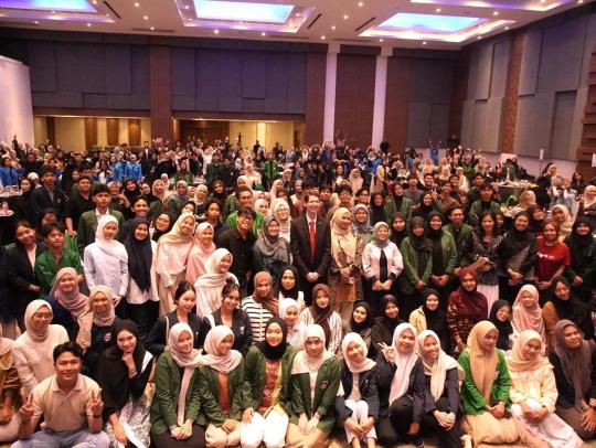 Mahasiswa UIN Alauddin Ikuti Seminar Dialog Diplomat Bersama Konsulat Jenderal Australia