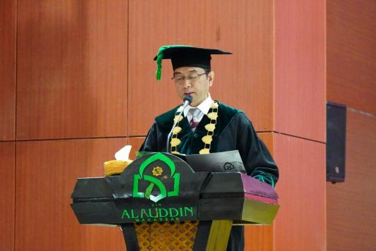 Pesan Filosofis Rektor Hamdan Warnai Pengukuhan Empat Guru Besar UIN Alauddin