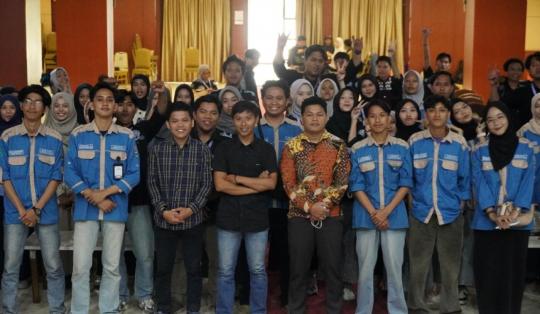 HMJ KPI Resmi Buka Festco 2025 dan Gelar Seminar Kritis UU ITE